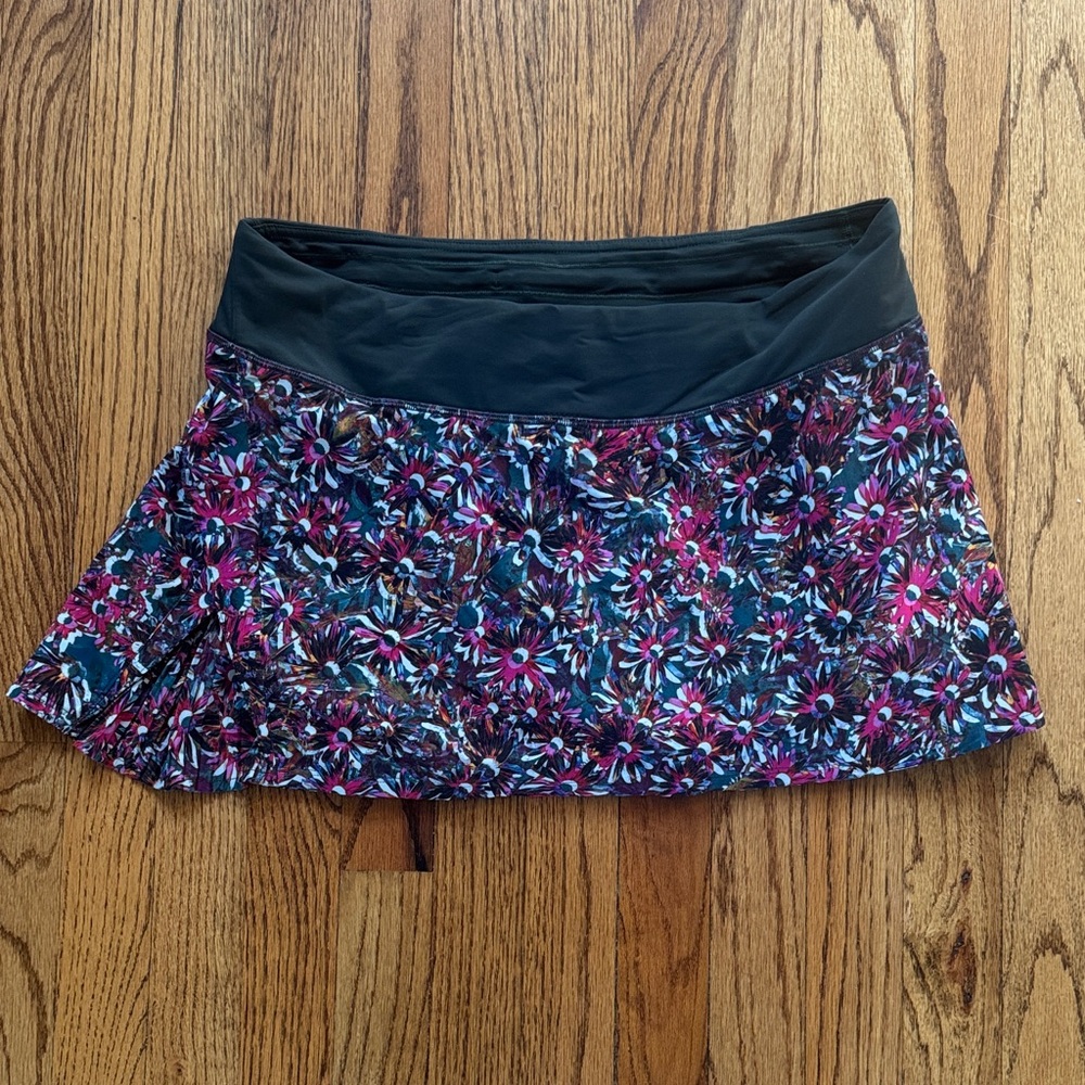 Lululemon Athletica Dark Green and Pink Floral Athletic Skirt
